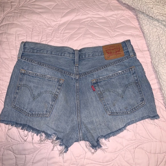 501 Levi’s cut off shorts - Picture 2 of 6